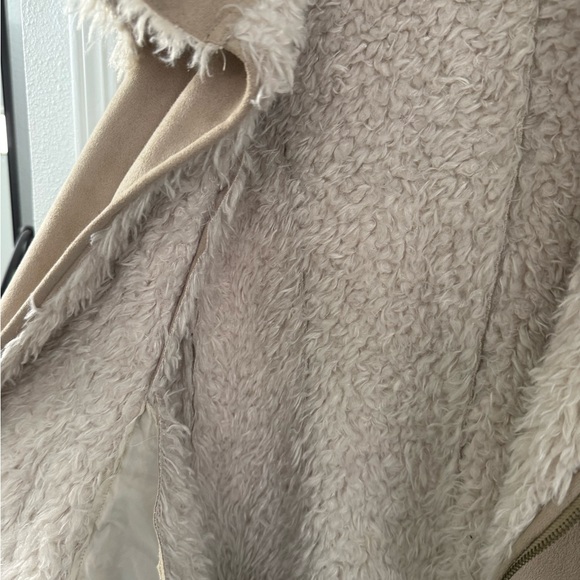 Pete and Greta Shearling coat - Picture 2 of 9